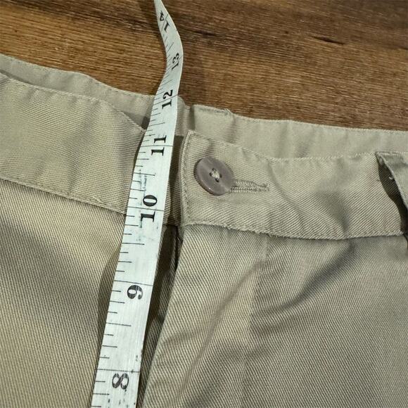 Lot of 2 Nike Golf FitDry Pleated Chino Shorts Beige Black Size 32 Pockets FLAW - Picture 8 of 16